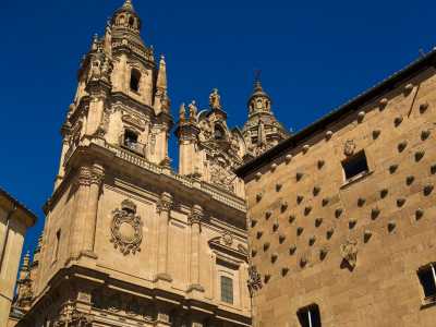 Fachada Universidad Pontificia y Clerecia